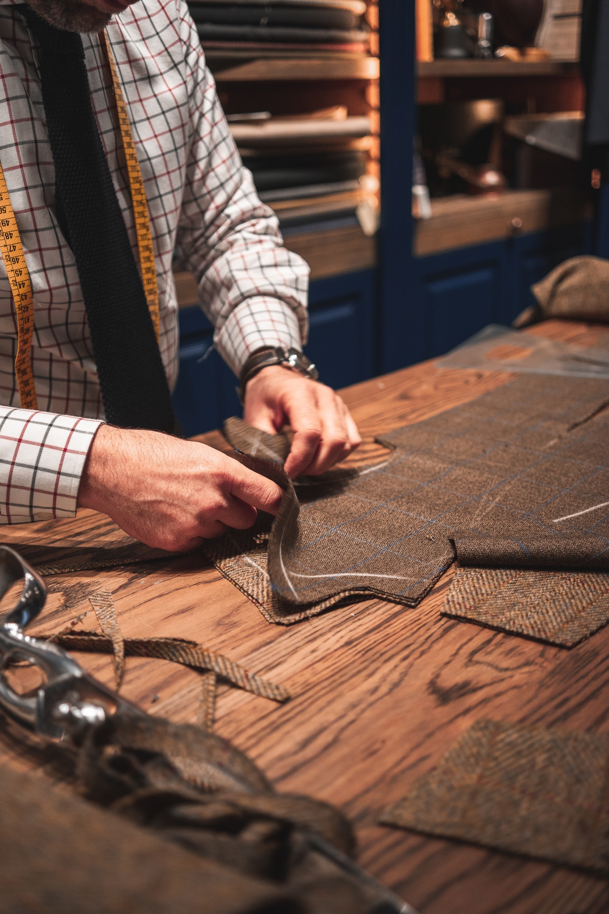 Choosing the Perfect Fabric for Men's Suits